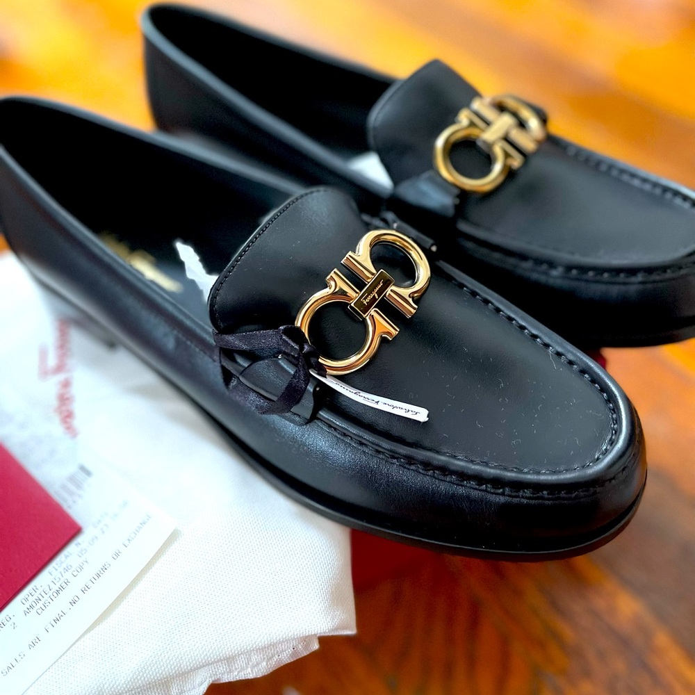 New FERRAGAMO LOAFERS Women
